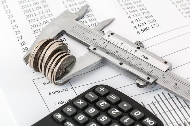 Расходы россиян на товары и услуги за минувшую неделю упали на 22,9%
