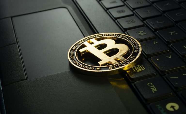 Биткоин и Ethereum на подъеме: данные по розничным продажам в США могут повлиять на движение рынка.