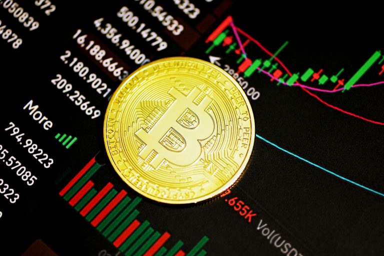 Рынок опционов на биткоин восстанавливается, ставки растут.